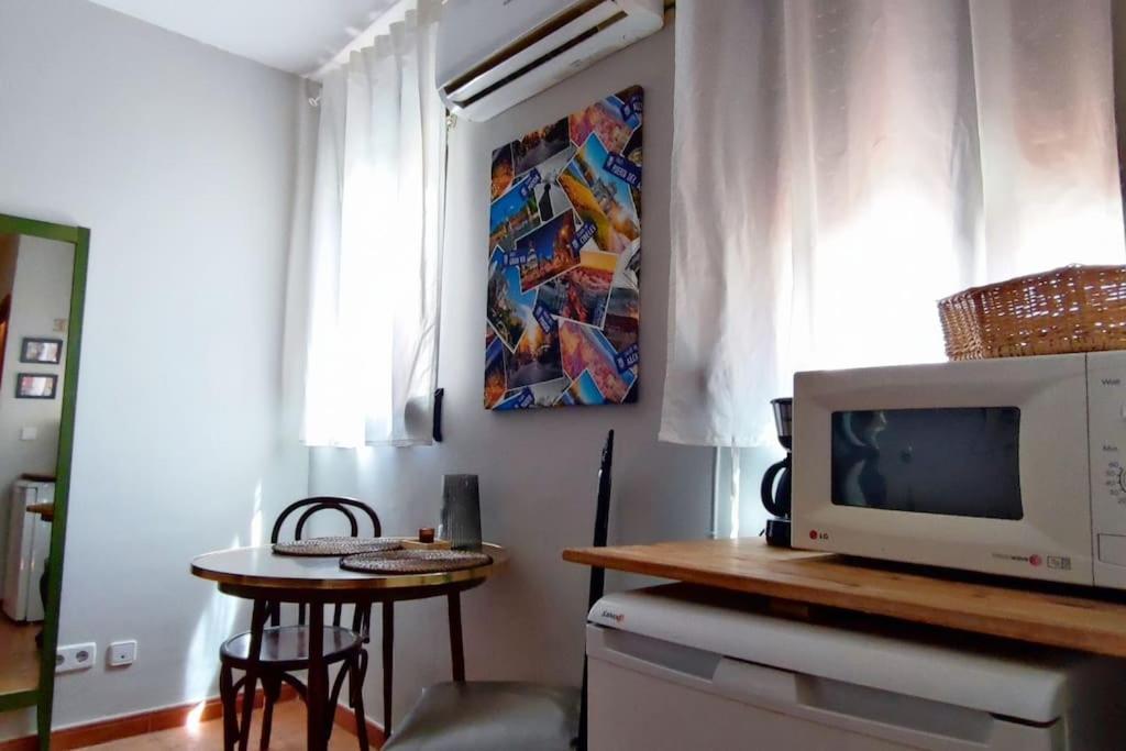 Estudio Lavapies Cerca De Anton Martin Madrid Bagian luar foto